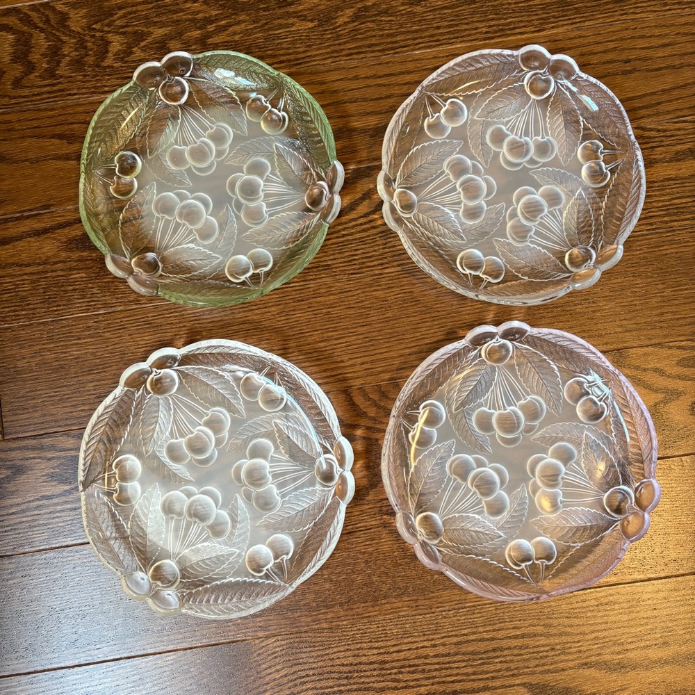 MIKASA Set of 4 - 7 1/2 inch Crystal Salad/Dessert Plates Cherry Patterns